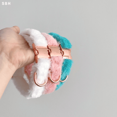 Fluffy Collar Pink Spotted By Humphrey